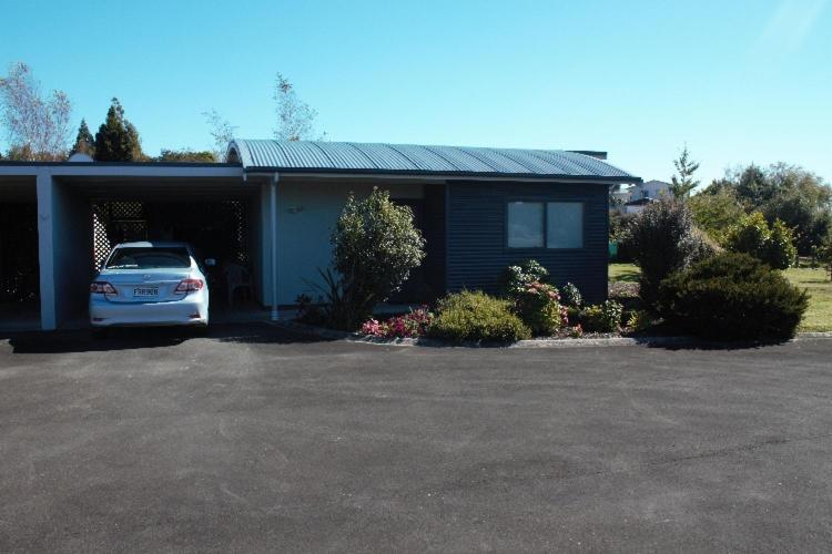 Patons Rock Beach Villas Takaka Exterior photo