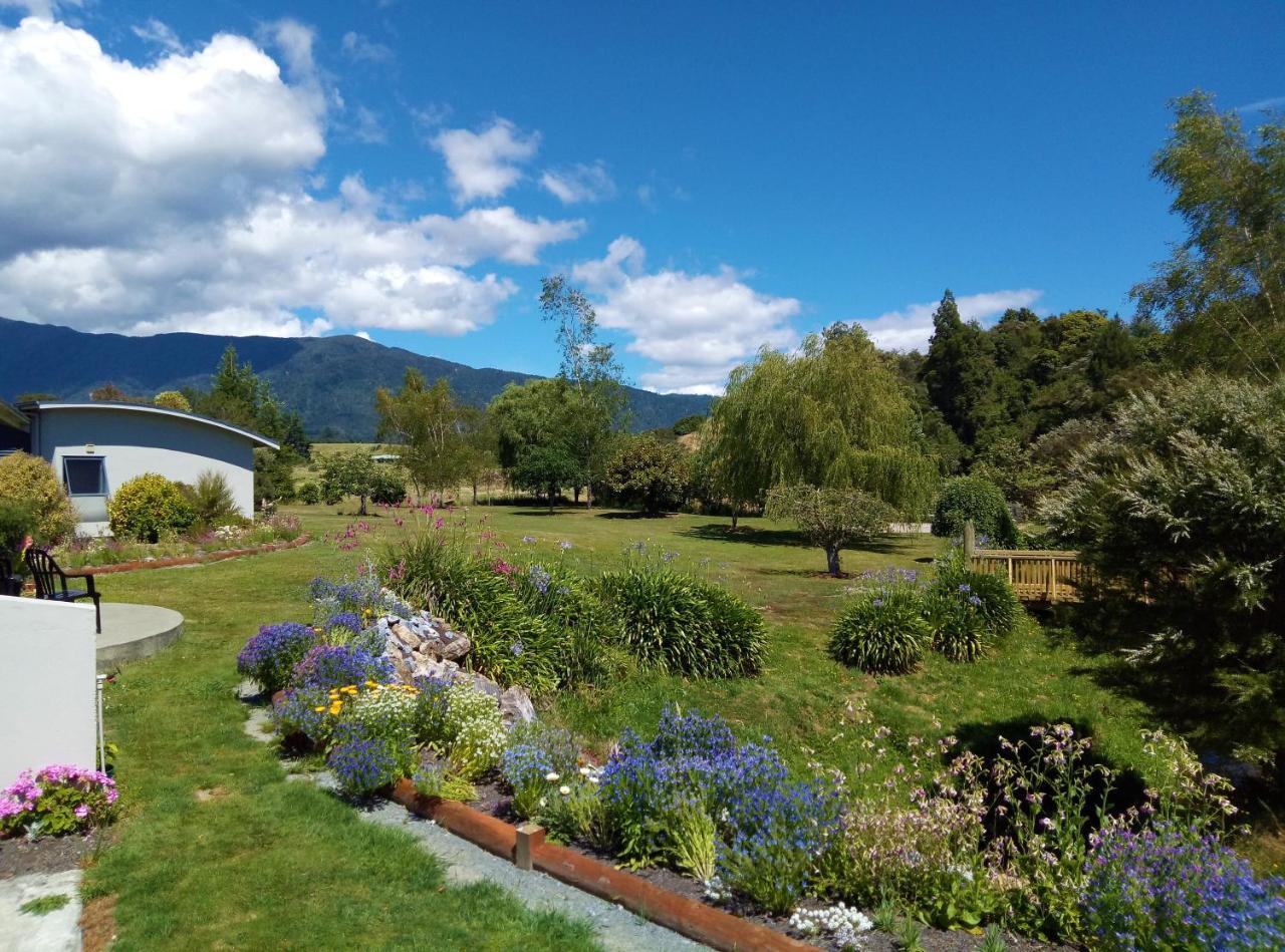 Patons Rock Beach Villas Takaka Exterior photo